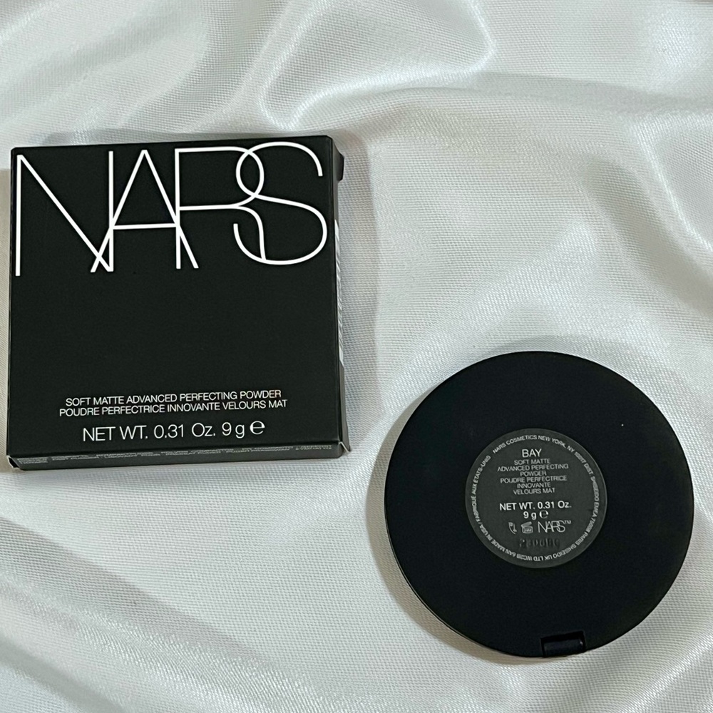 SOFT MATTE ADVANCED PERFECTING POWDER ( BAY) - Picture 5 of 5